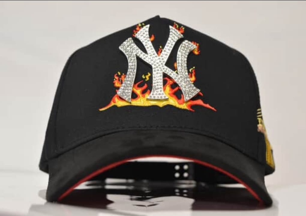 NY cristals Metal Logo