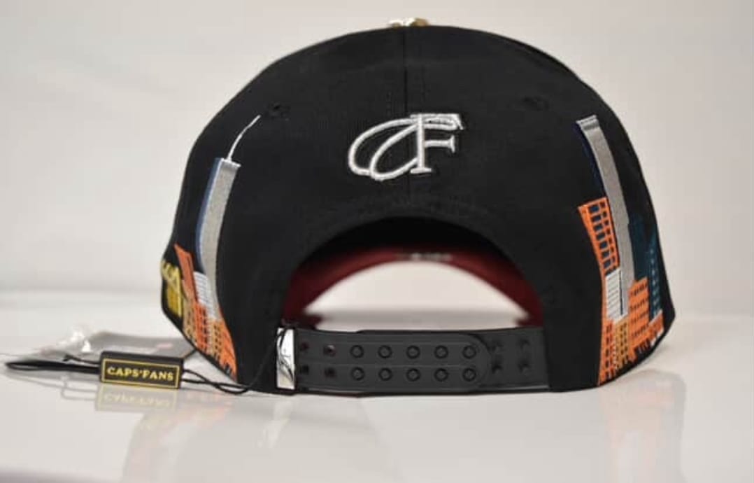 NY cristals Metal Logo
